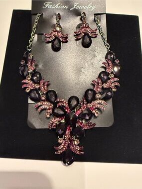 Fashion Jewelry purple and pink crystal bib necklace with matching earrings